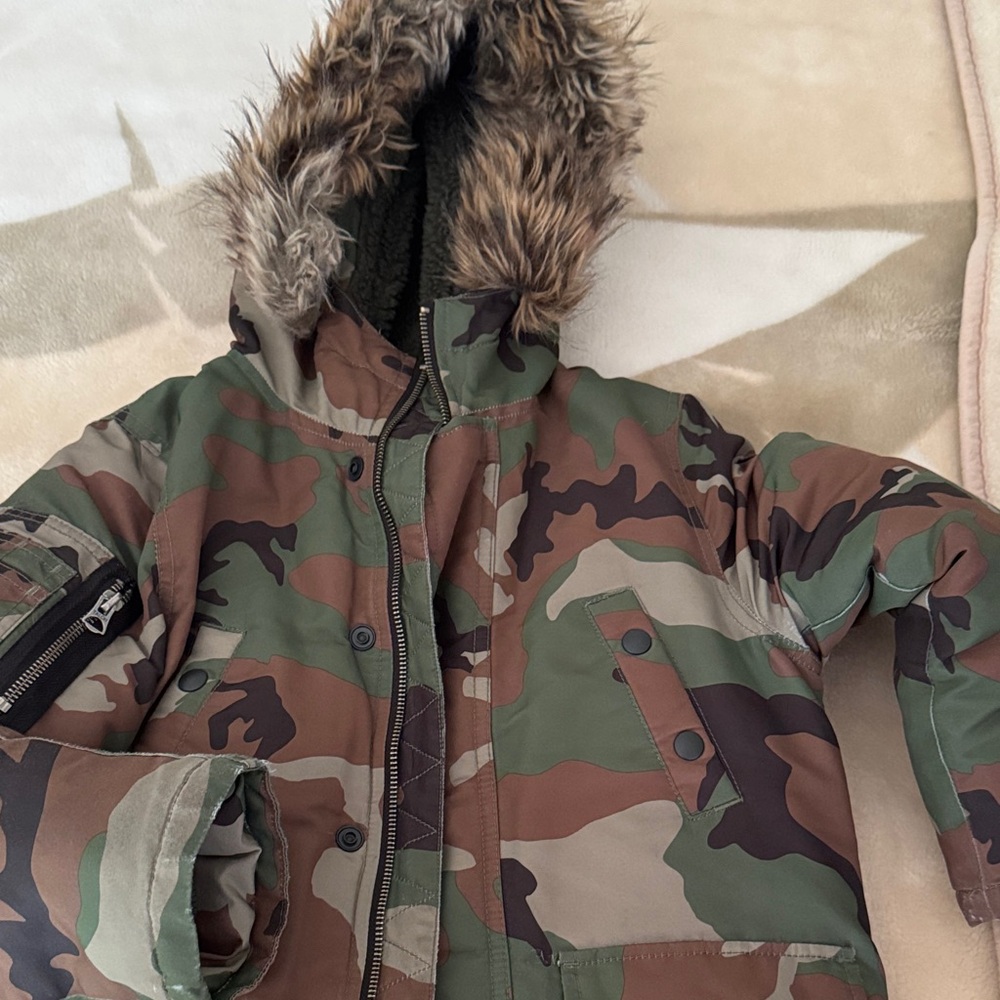 Polo by Ralph Lauren Kids Camo Puffer Jacket with Faux-Fur Hood size 7